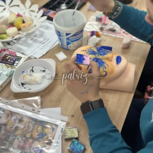 Ukázka z kurzu Malování na obličej pro skupinu účastníků. Workshop Facepainting pořádala Fajná chůva - Patrizia © patriz.art