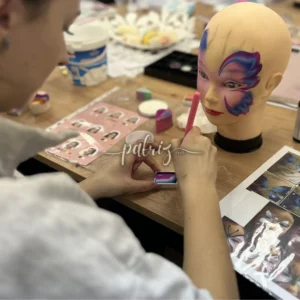 Ukázka z kurzu Malování na obličej pro skupinu účastníků. Workshop Facepainting pořádala Fajná chůva - Patrizia © patriz.art