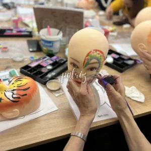 Ukázka z kurzu Malování na obličej pro skupinu účastníků. Workshop Facepainting pořádala Fajná chůva - Patrizia © patriz.art
