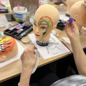 Ukázka z kurzu Malování na obličej pro skupinu účastníků. Workshop Facepainting pořádala Fajná chůva - Patrizia © patriz.art