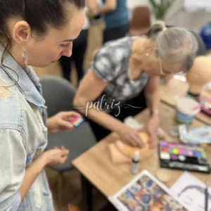Ukázka z kurzu Malování na obličej pro skupinu účastníků. Workshop Facepainting pořádala Fajná chůva - Patrizia © patriz.art