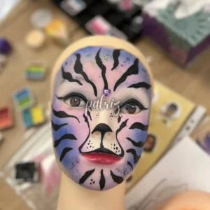 Ukázka z kurzu Malování na obličej pro skupinu účastníků. Workshop Facepainting pořádala Fajná chůva - Patrizia © patriz.art