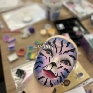 Ukázka z kurzu Malování na obličej pro skupinu účastníků. Workshop Facepainting pořádala Fajná chůva - Patrizia © patriz.art